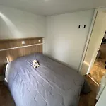 De